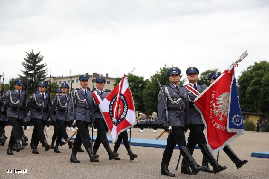 Uroczysta promocja na pierwszy stopień oficerski Policji (fot. MSWiA)