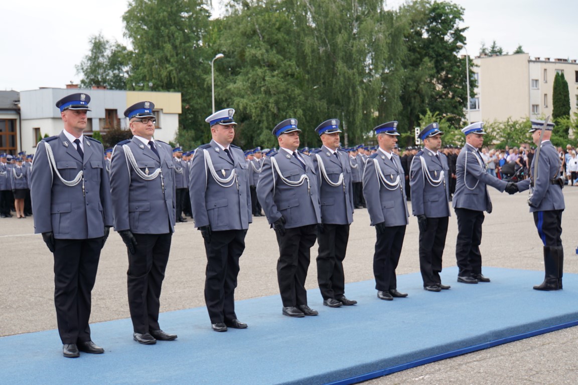 Uroczysta promocja na pierwszy stopień oficerski Policji (fot. TM/KWP)