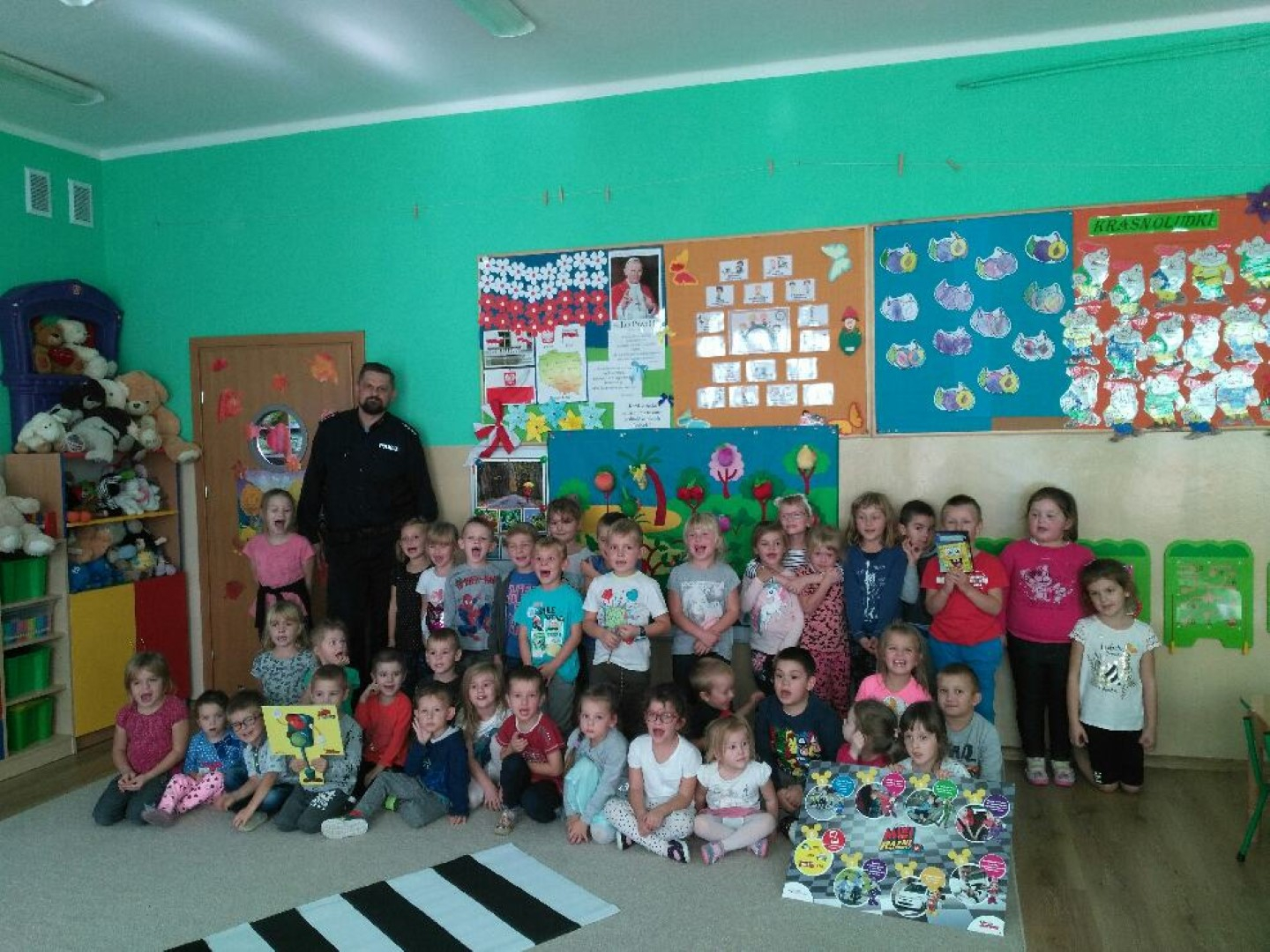 Spotkanie dzieci z Mielna z dzielnicowym