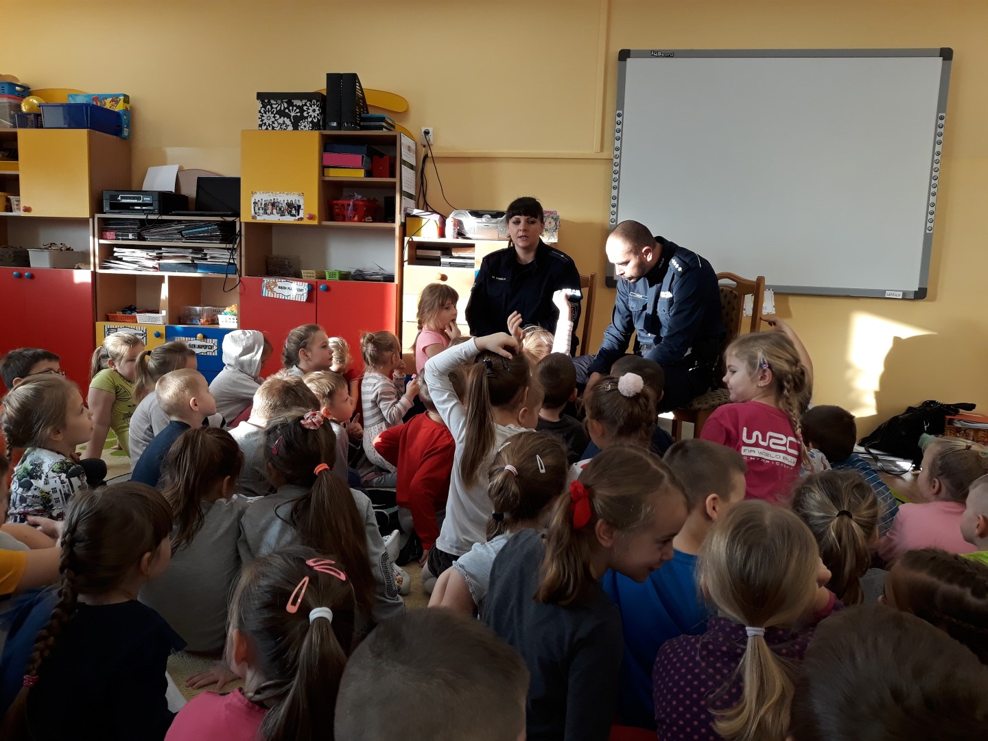 Spotkanie policjantów z dziećmi z powiatu bartoszyckiego