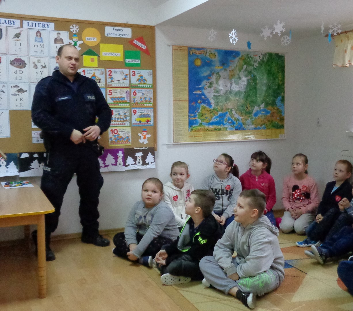 Spotkanie policjantów z dziećmi z powiatu oleckiego