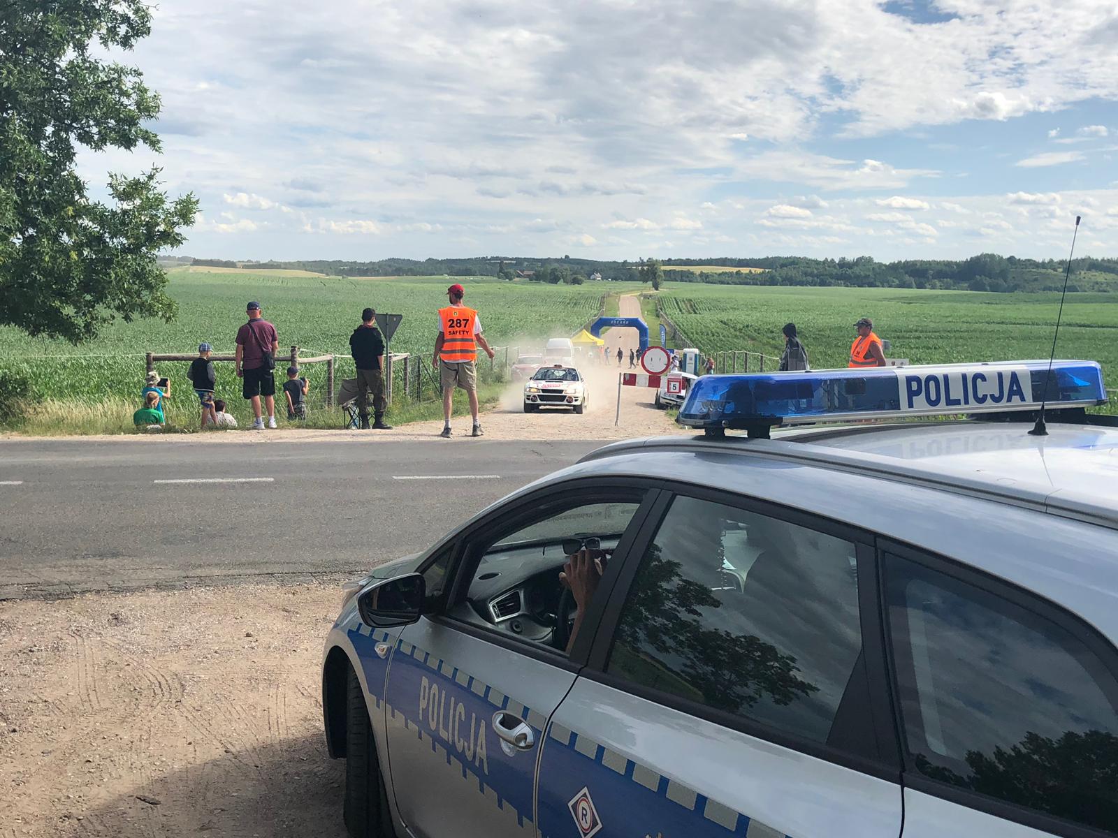 Policjanci zabezpieczają 76 Rajd Polski