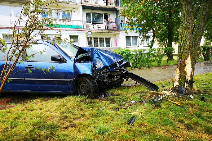 Miejsce zdarzenia drogowego w Działdowie Miejsce zdarzenia drogowego w Działdowie, uszkodzone samochody