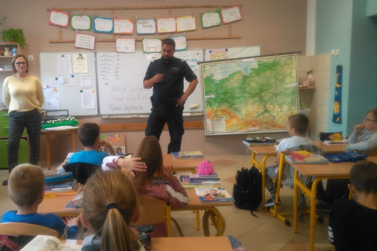 Spotkanie policjantów z dziećmi w Łukcie