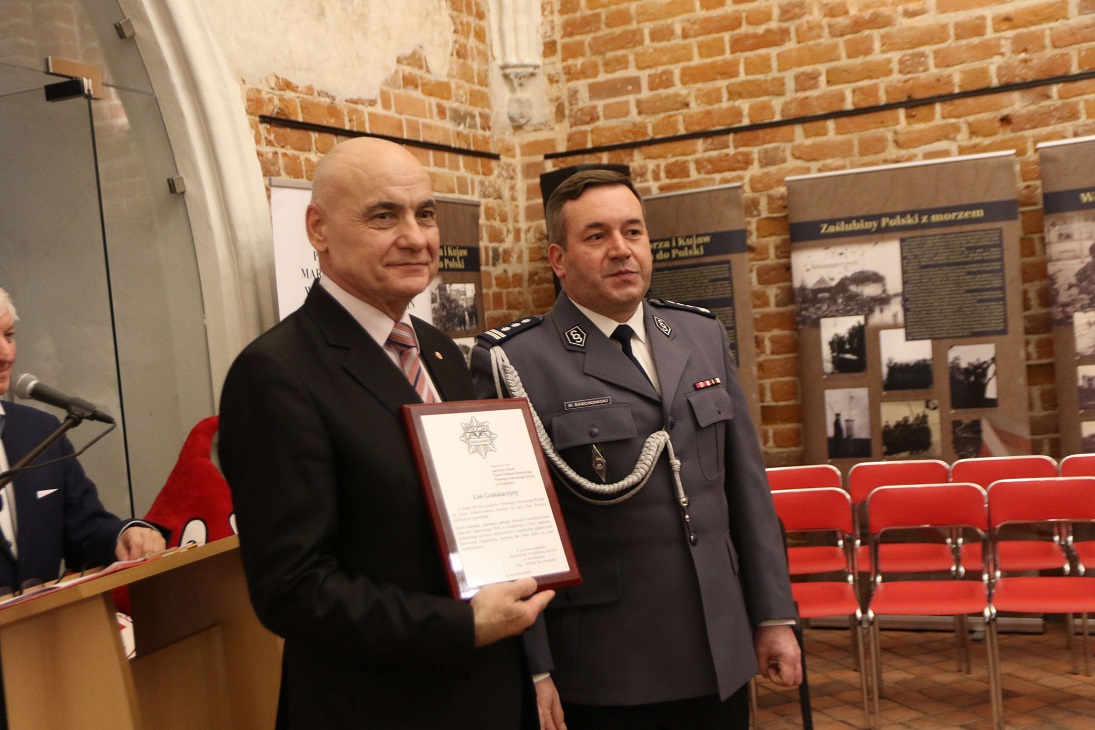 Komendant Powiatowy Policji w Działdowie z Przewodniczącym Rejonowego Oddziału PCK w Działdowie