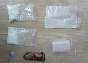Zabezpieczone narkotyki zapakowane w woreczki strunowe