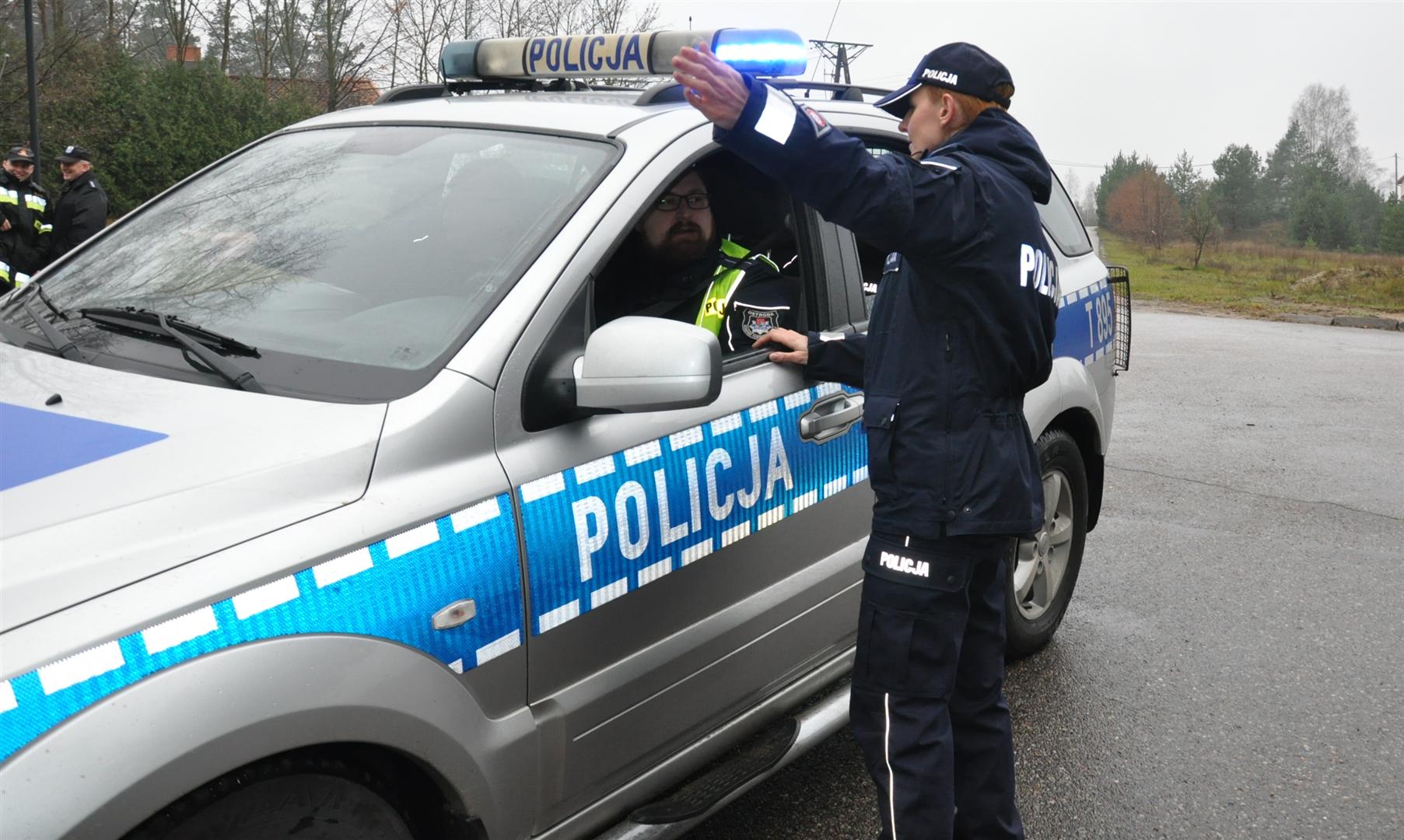 Policjanci podczas ćwiczeń Patrol-15