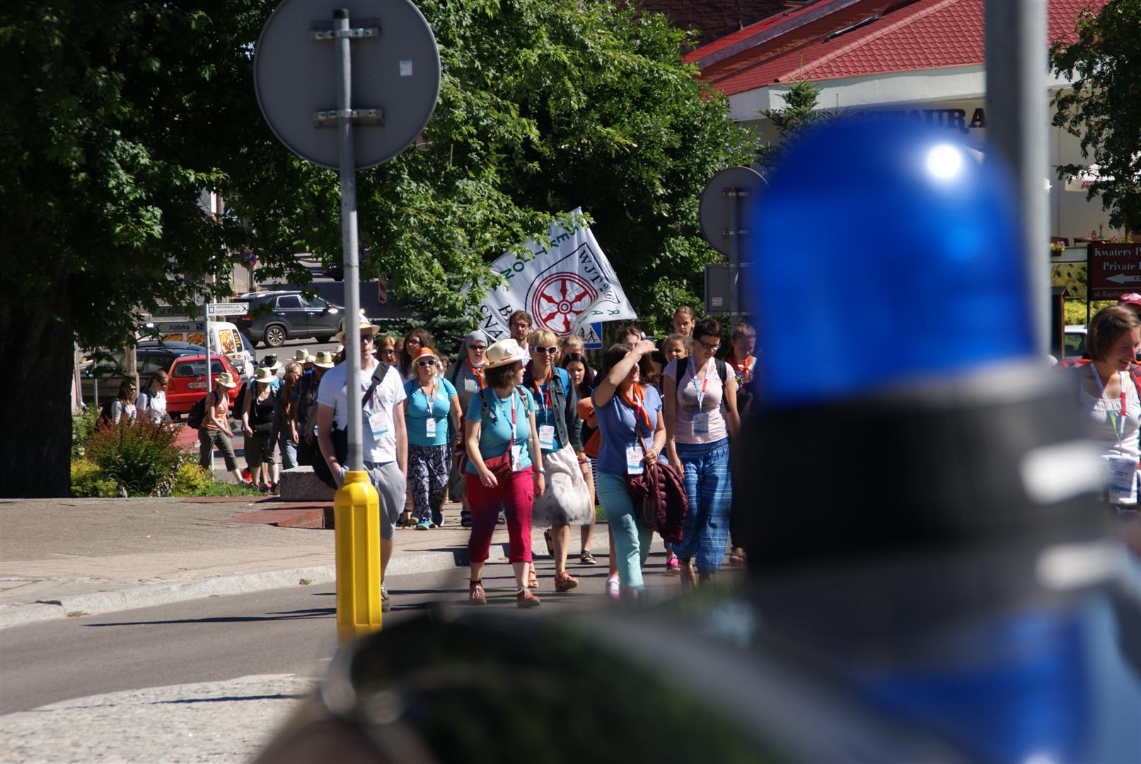 Policjanci zabezpieczają pobyt pielgrzymów w Braniewie #4