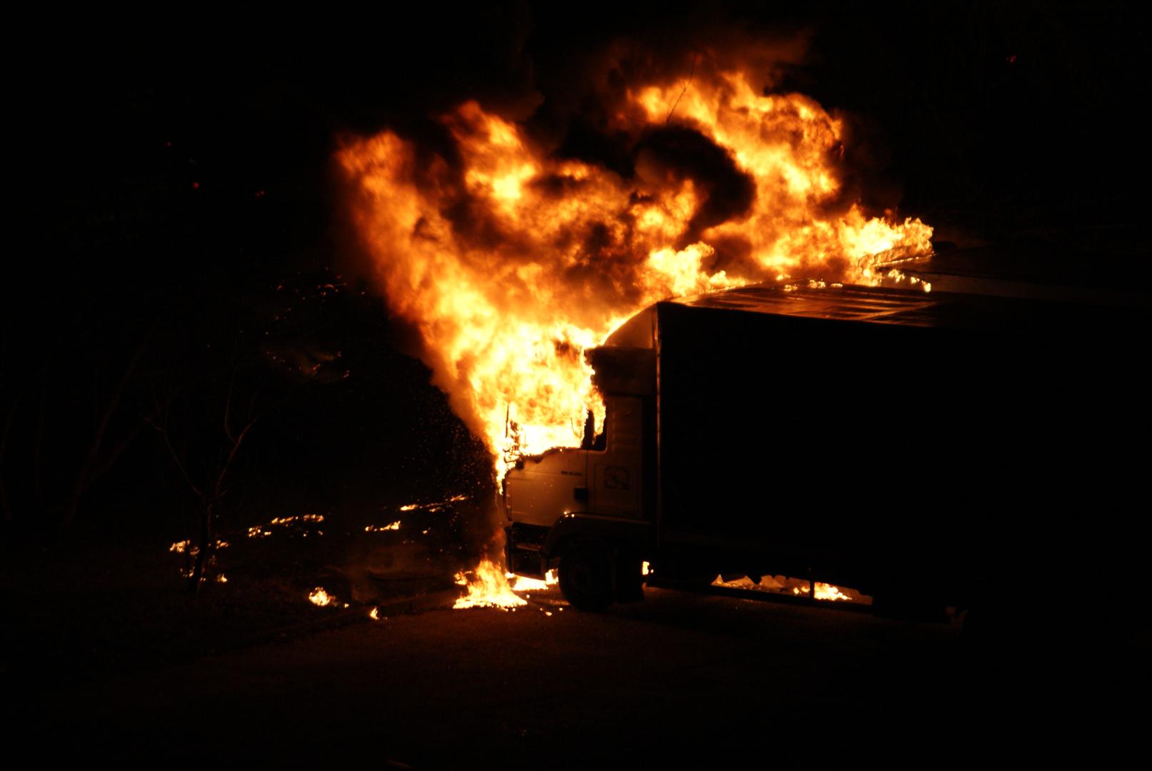 Pożar ciężarówek na ul. Wyszyńskiego w Olsztynie #1
